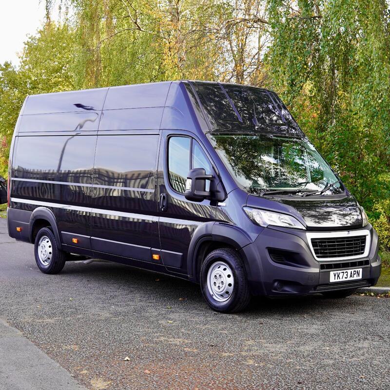 PEUGEOT BOXER 2.2 BlueHDi 435 Professional Premium +